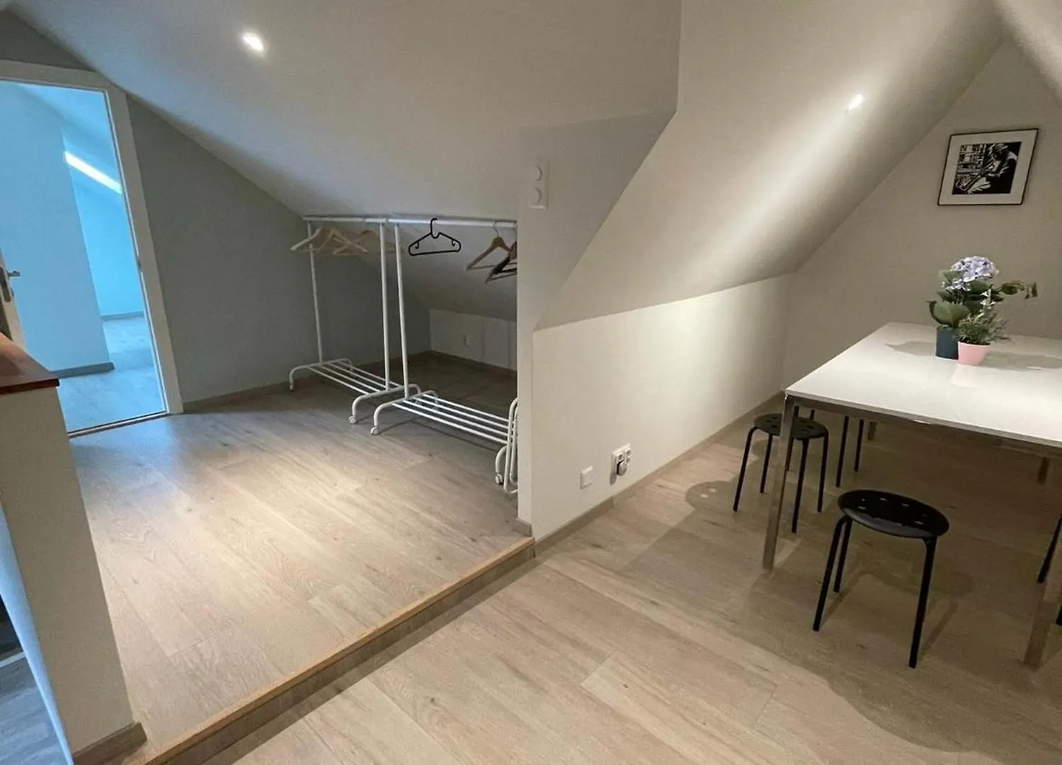 2Sb23 - Large Cheap Apartment Μπέργκεν 0*,